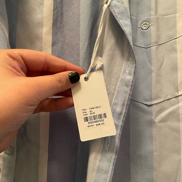 Free Planet button down - Picture 3 of 4